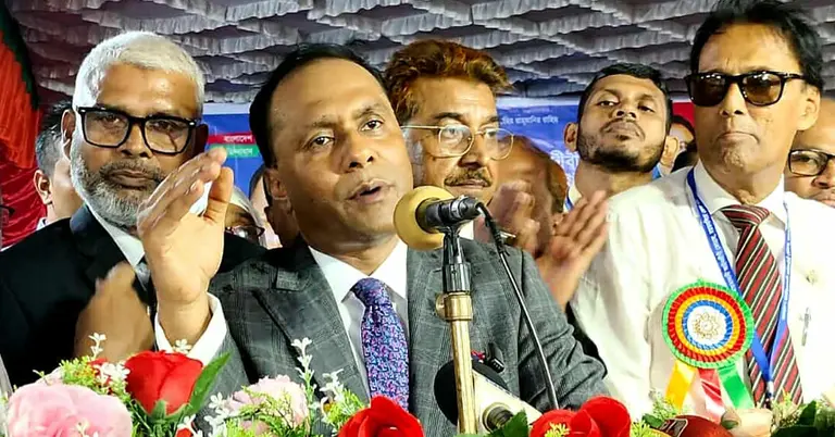 কথা বলছেন ব্যারিস্টার কায়সার কামাল